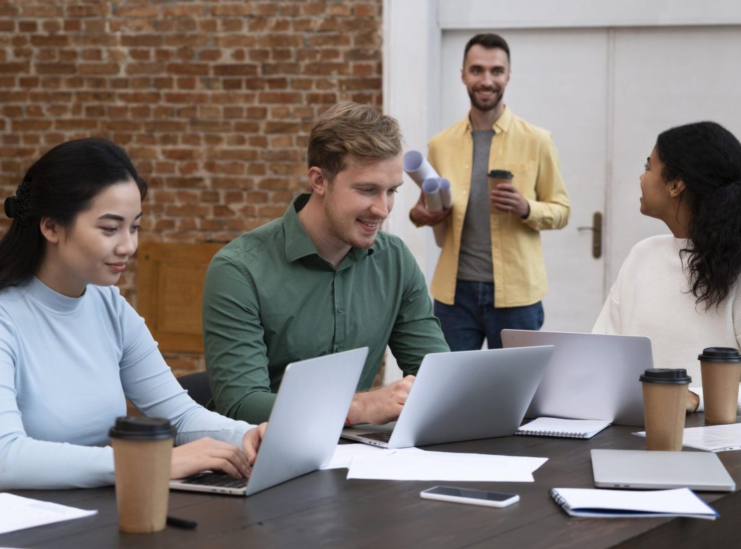 corporate-workers-brainstorming-together